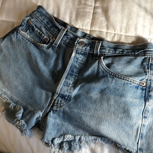 Levi Cutoffs  button down 502,s - Picture 2 of 8